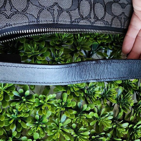 GUC Coach Signature Outline CELESTE Hobo Shoulder Bag - Picture 15 of 15